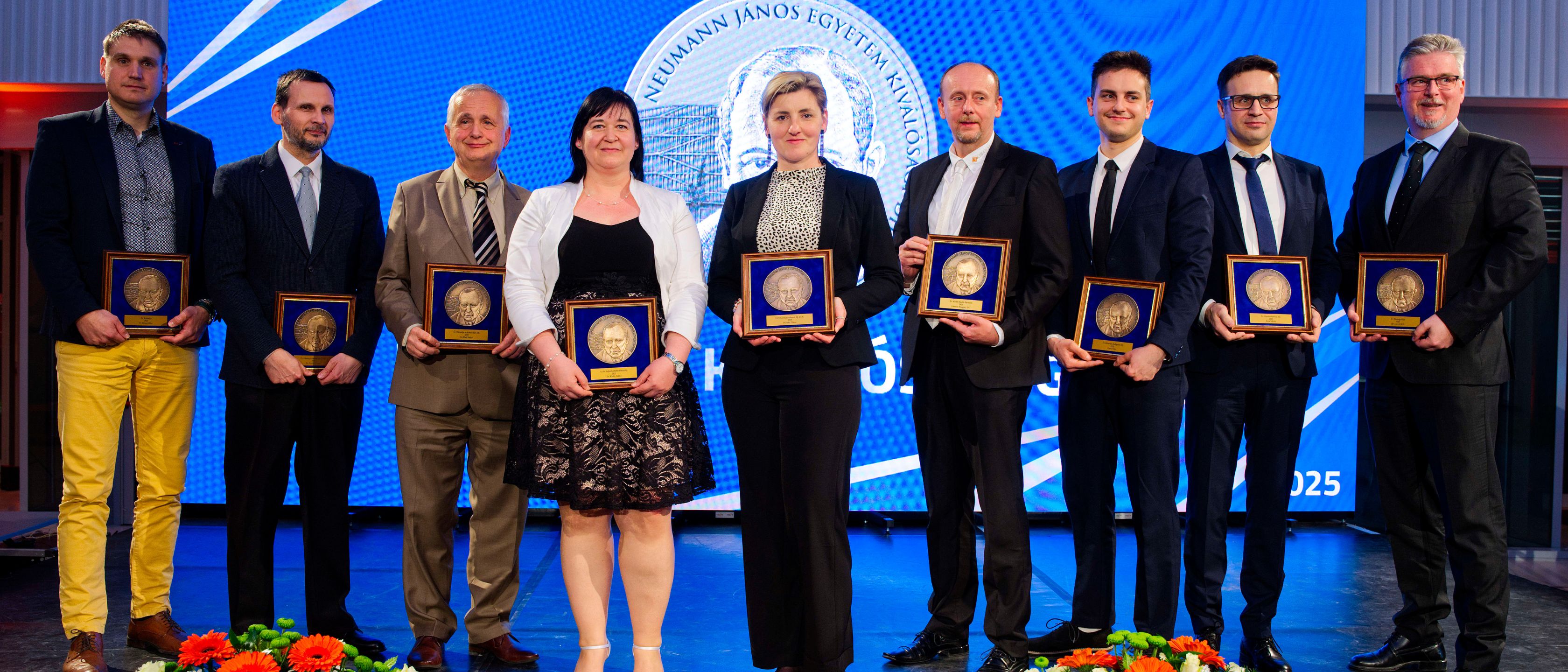 NJE kiválóság díjazottak